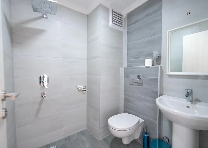 Safak Hotel *